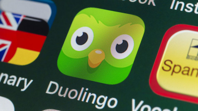 Популярното приложение за изучаване на езици Duolingo съкрати 10 процента