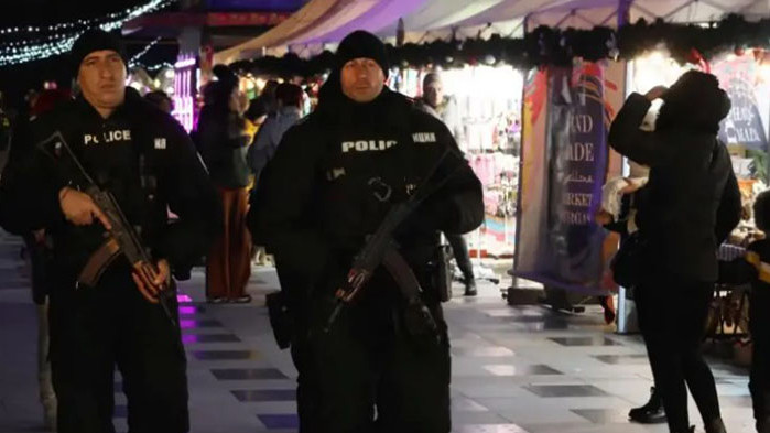 От днес полицаите в Бургас, по време на работа, ще