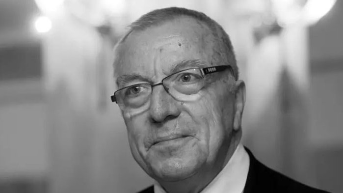 Починал е братът на патриарха, диригентът на Смесения хор при