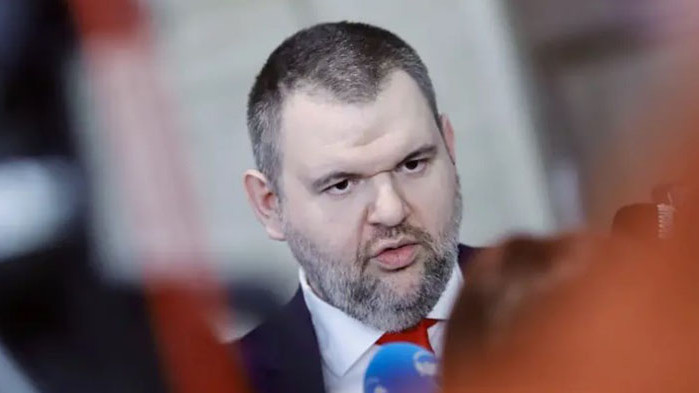 Има шанс това управление да изкара цял мандат. Нека да