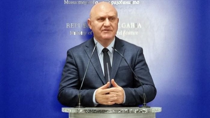 Поредното хрумване: С бележка от родител, учениците ще могат да отсъстват до 15 дни годишно