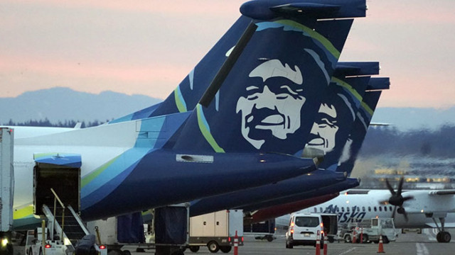 Шестима пътници от полет 1282 на американската авиокомпания Аляска Еърлайнс