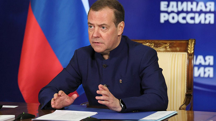 Дмитрий Медведев: Ще смятаме за обявяване на война Разполагането на британски войски в Украйна