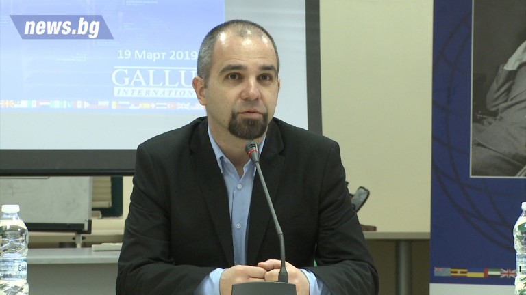 Правителството може да изкара пълен мандат, смята Първан Симеонов