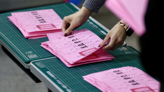 Тайванците гласуваха на президентските избори в събота като по предварителни оценки