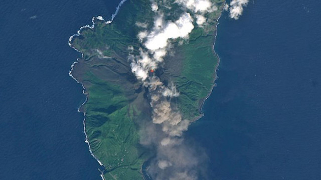 Вулкан изригна на отдалечения остров Суваноседжима в югозападна Япония съобщи