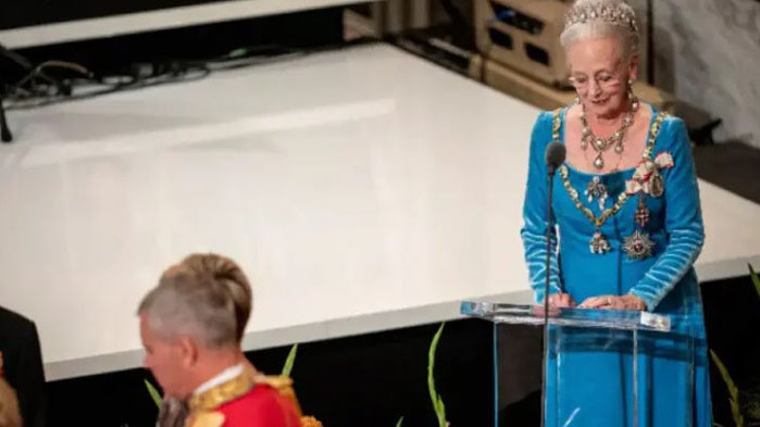 Кралица Маргрете предава Датския престол на сина си Фредерик
