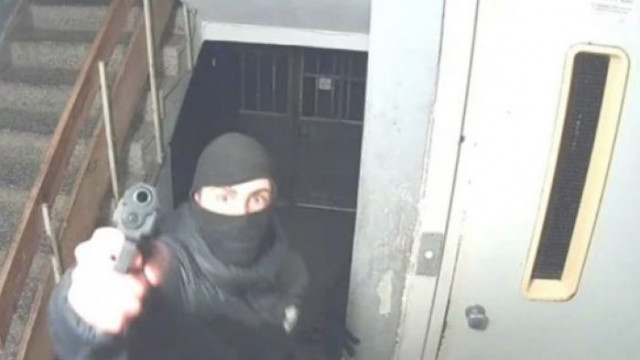 Въоръжени нахлуха в блок в "Овча купел"