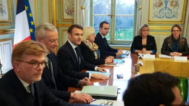Новият министър на образованието на Франция Амели Удеа Кастера е подложена