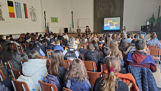 Ученици от СУ "Пейо Яворов" се учиха как да не погубват сами живота си с наркотици