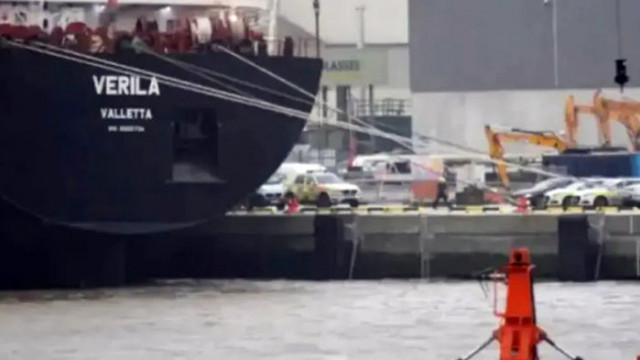 Корабът Верила задържан в Ирландия заради открити около 300 кг