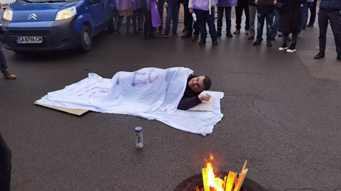Неконкурентни заплати и 500 000 часа извънреден труд: Протест на столичния градски транспорт