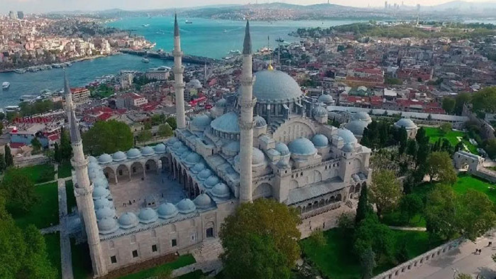 Екскурзиите от Варна до Истанбул са вълнуващо приключение, което съчетава