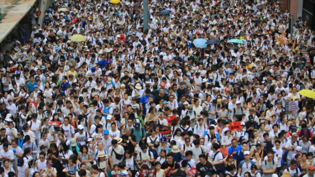 Населението в трудоспособна възраст в Китай спада през 2023 г., сочат официални данни