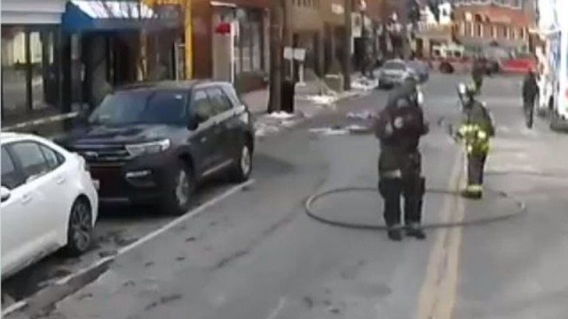 Видеозапис е запечатал момента в който експлозия на газ изравнява