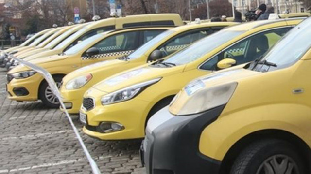Четири фирми в София държат 95 от превозите Дългото чакане
