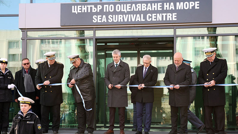 Денков и Тагарев на официалното откриване на новия Център по оцеляване на море във Варна