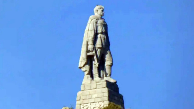 Русия иска от шефа на ЮНЕСКО да предотврати премахването на паметника "Альоша" в Пловдив