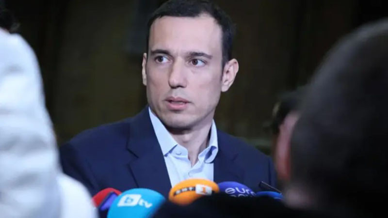 Въоръжени гавази пазят Васил Терзиев в Алма Матер (СНИМКИ)