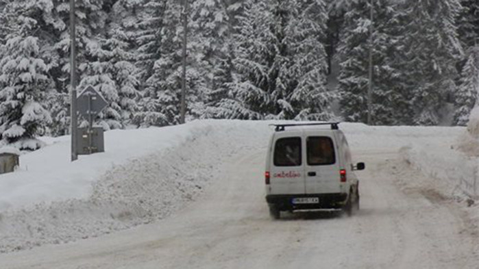 Тръгвайте на път само с подготвени коли за зимни условия