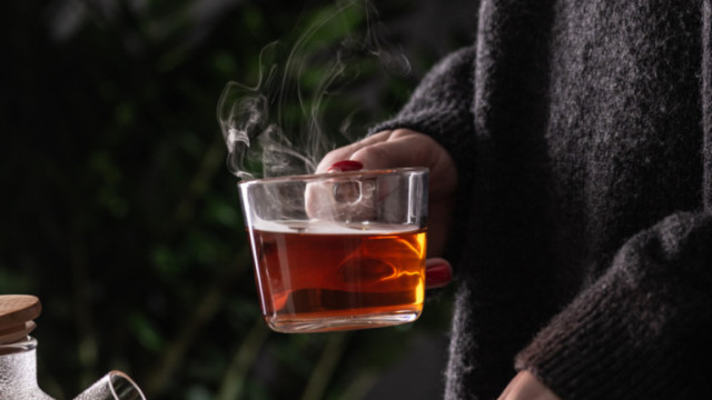 Сол в чая - абсурдна идея или тайната за перфектната чаша чай