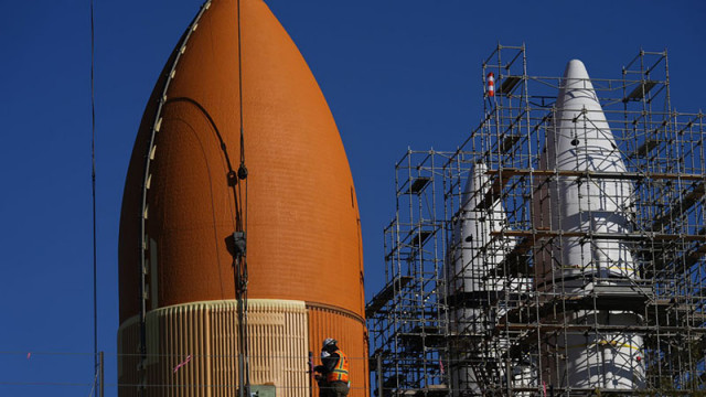 Космическата совалка "Индевър" ще бъде експонат в нов музей в Лос Анджелис