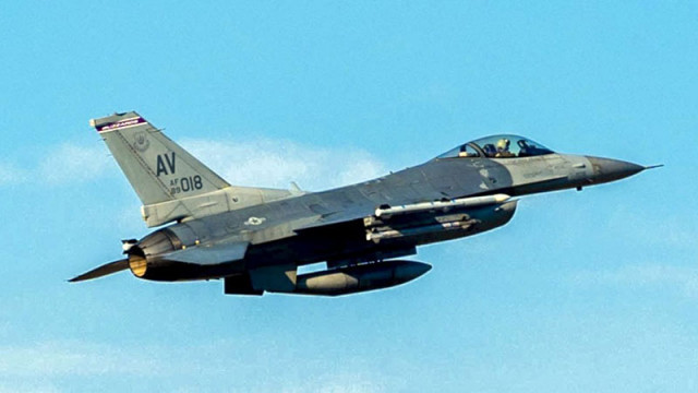 Американски изтребител F-16 се разби край бреговете на Южна Корея