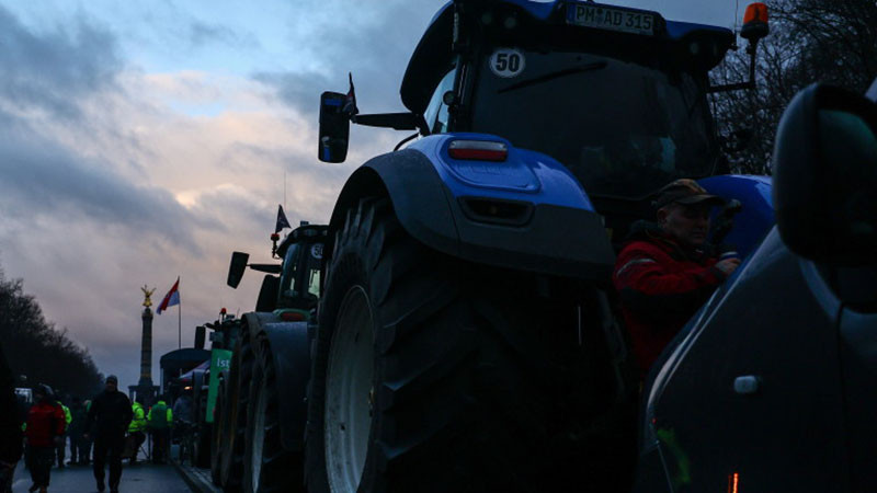 Фермери блокираха няколко гранични пункта между Белгия и Нидерландия, съобщава