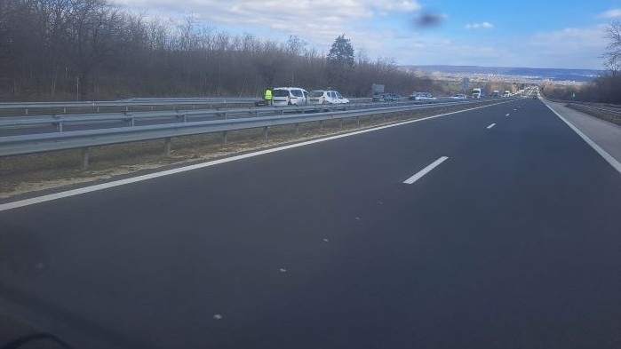 За пътен инцидент с пострадали съобщиха от полицията за ДНЕС+.