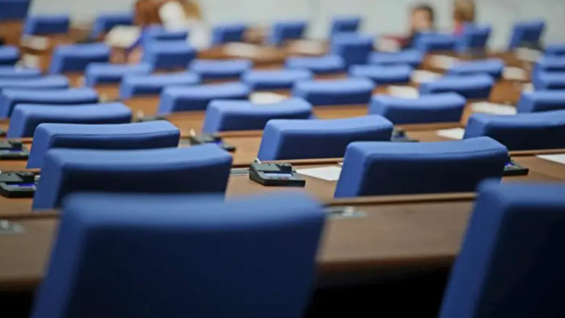Народните представители ще гласуват в сряда три проекторешения за комисии