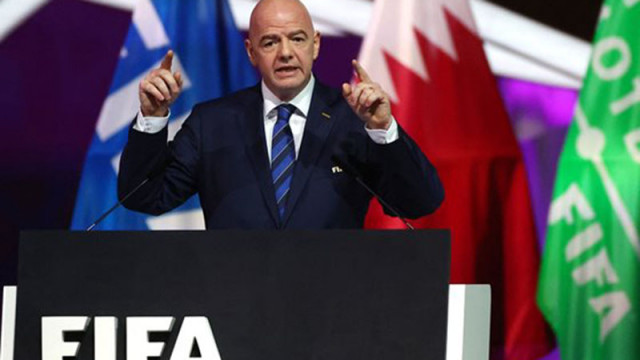 ФИФА увърта за въвеждането на син картон