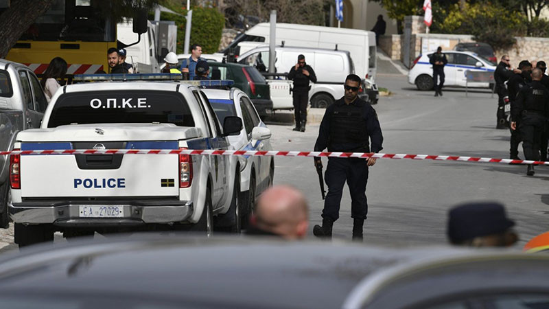 Уволнен служител уби трима свои колеги в Атина, нападателят също е открит мъртъв