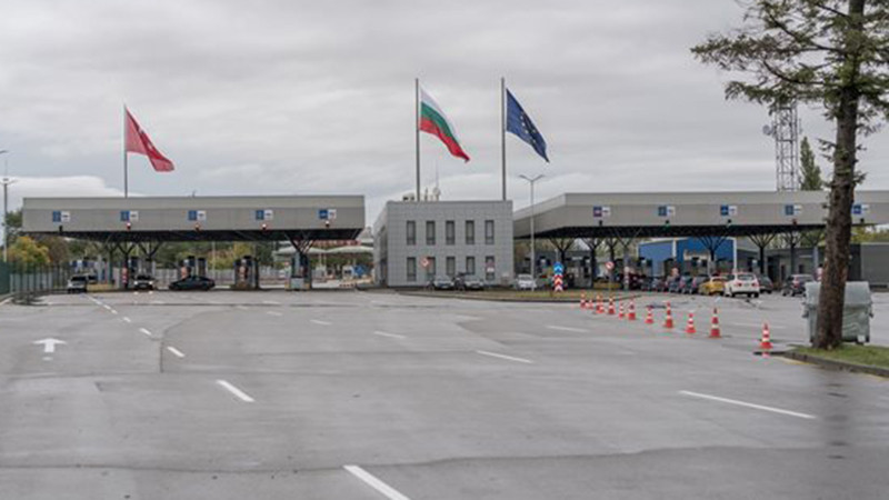 Оставиха в ареста българката, хваната с дрога за 1,8 млн. лв. на Капитан Андреево