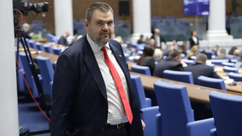 Пеевски: Досега пешки е редил само Радев
