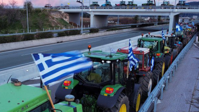 Продължават фермерските блокади в Гърция