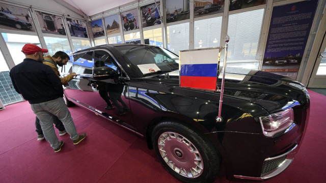 Путин подари на Ким Чен Ун руски автомобил