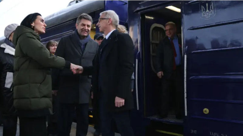 Премиерът Николай Денков пристигна на посещение в Украйна. В българската