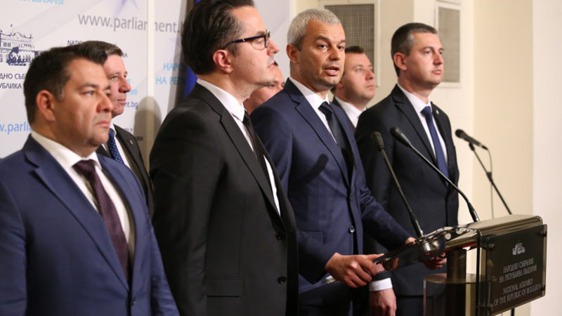 Мнозинството изключва депутатите от ПП Възраждане Ивелин Първанов и Ангел
