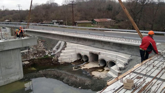 С ускорени темпове се изгражда новият мост на пътя Царево