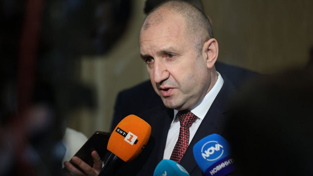 Радев от Анталия: Не мисля за служебен кабинет, ако се стигне дотам, ще карам по домовата книга