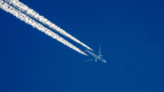 За целта самолети ще разпръскват ледени частици на 20 000