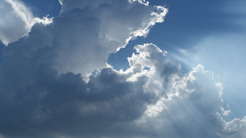 В събота ще е облачно с валежи от дъжд, които