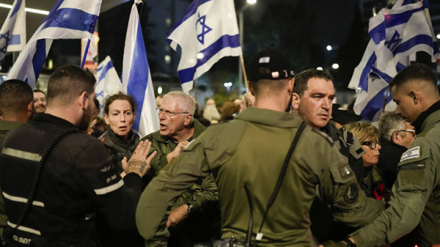 Хиляди гневни израелци излязоха по улиците, протестирайки срещу кабинета на Нетаняху