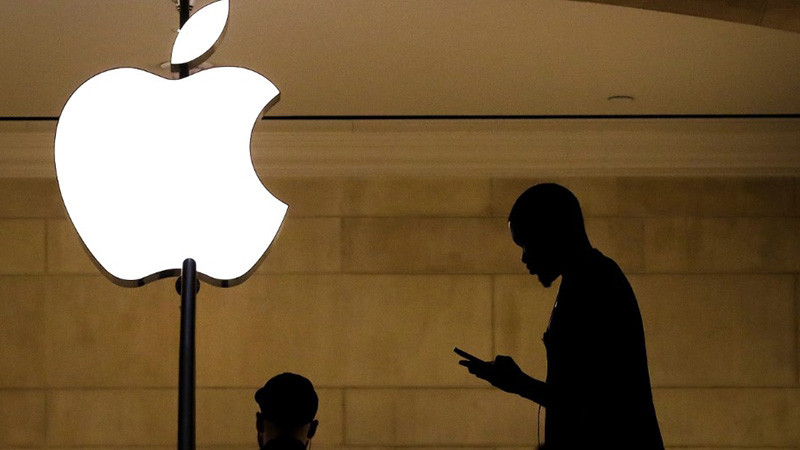 Европейската комисия глобява американския технологичен гигант Apple с 1,8 млрд.