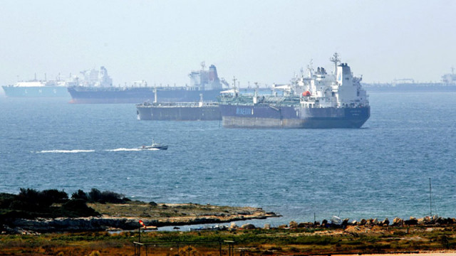 Руският петролен флот остава подвластен на наказателните мерки дори и