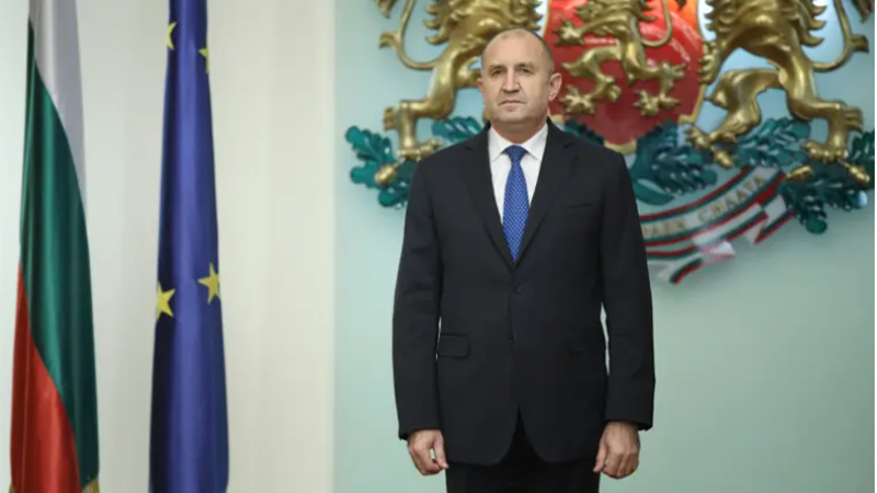 Президентът трябва да се срещне с всички парламентарно представени партии