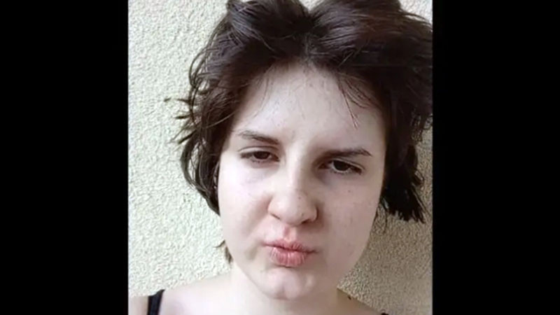 Калин Стоянов инспектира проверката около 17-годишната Ивана
