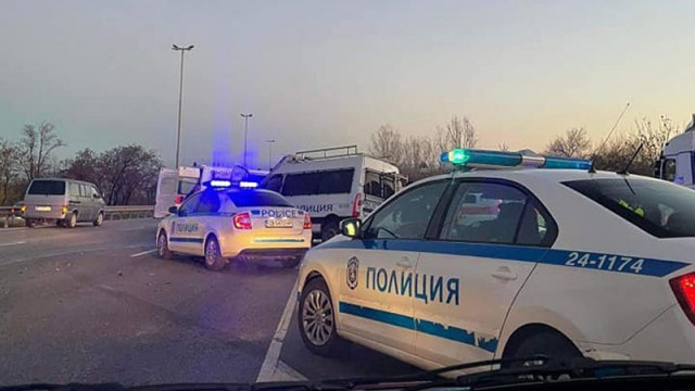 14-годишен открадна и подкара автомобил с приятел в София, задържаха ги