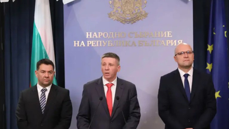 Отцепниците от „Възраждане“ оттеглиха подписите си от жалбата до КС за нарушения в бюджет 2024 г.