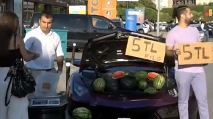 Глобиха иранец в Истанбул, защото продава дини в багажник на Ламборгини (ВИДЕО)